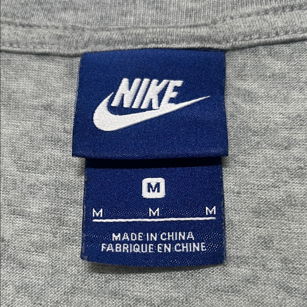 Nike Women’s Size Medium Gray Logo Tee and Leggings Set - Picture 2 of 10